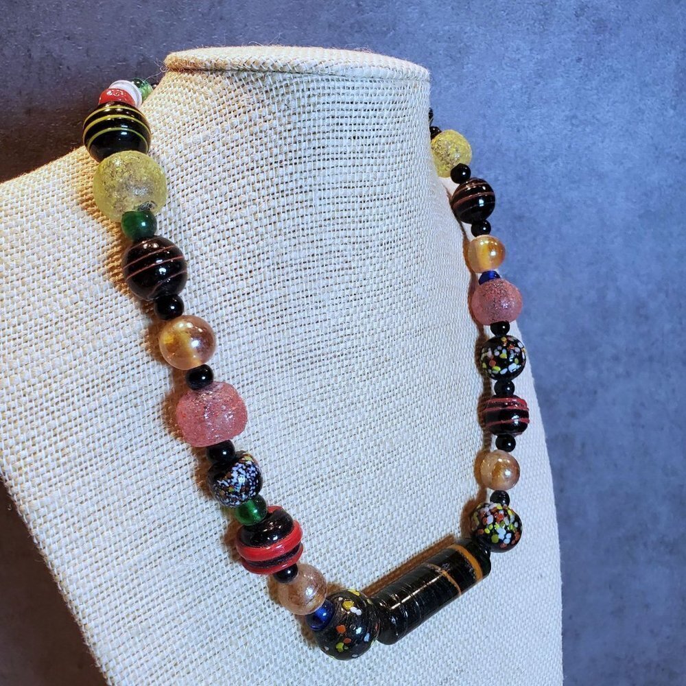 India Artisan Vintage 90s Glass Beads Black Multi Necklace OOAK Style F - Picture 4 of 14